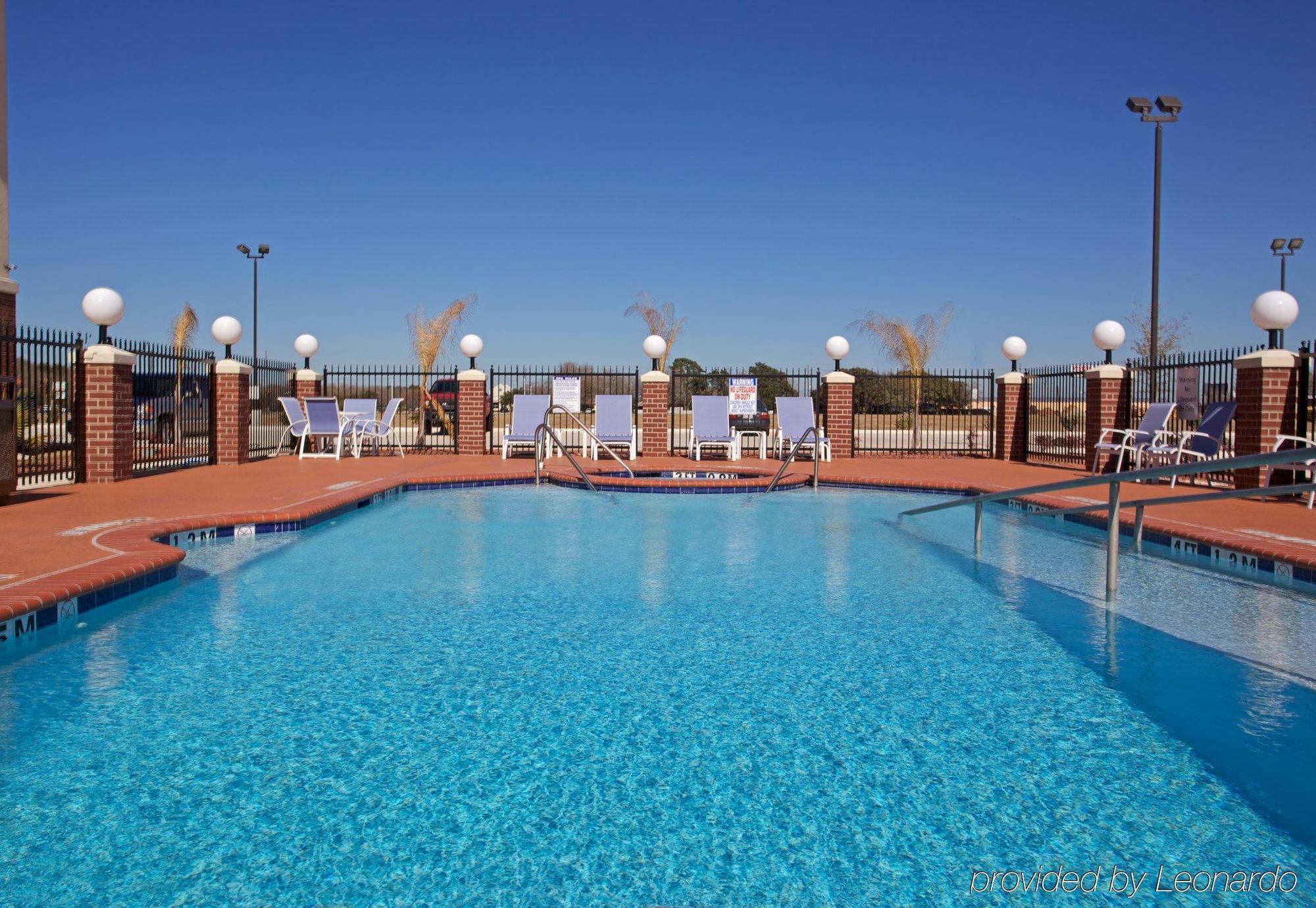 Holiday Inn Express Hotel & Suites Waller By Ihg Buitenkant foto