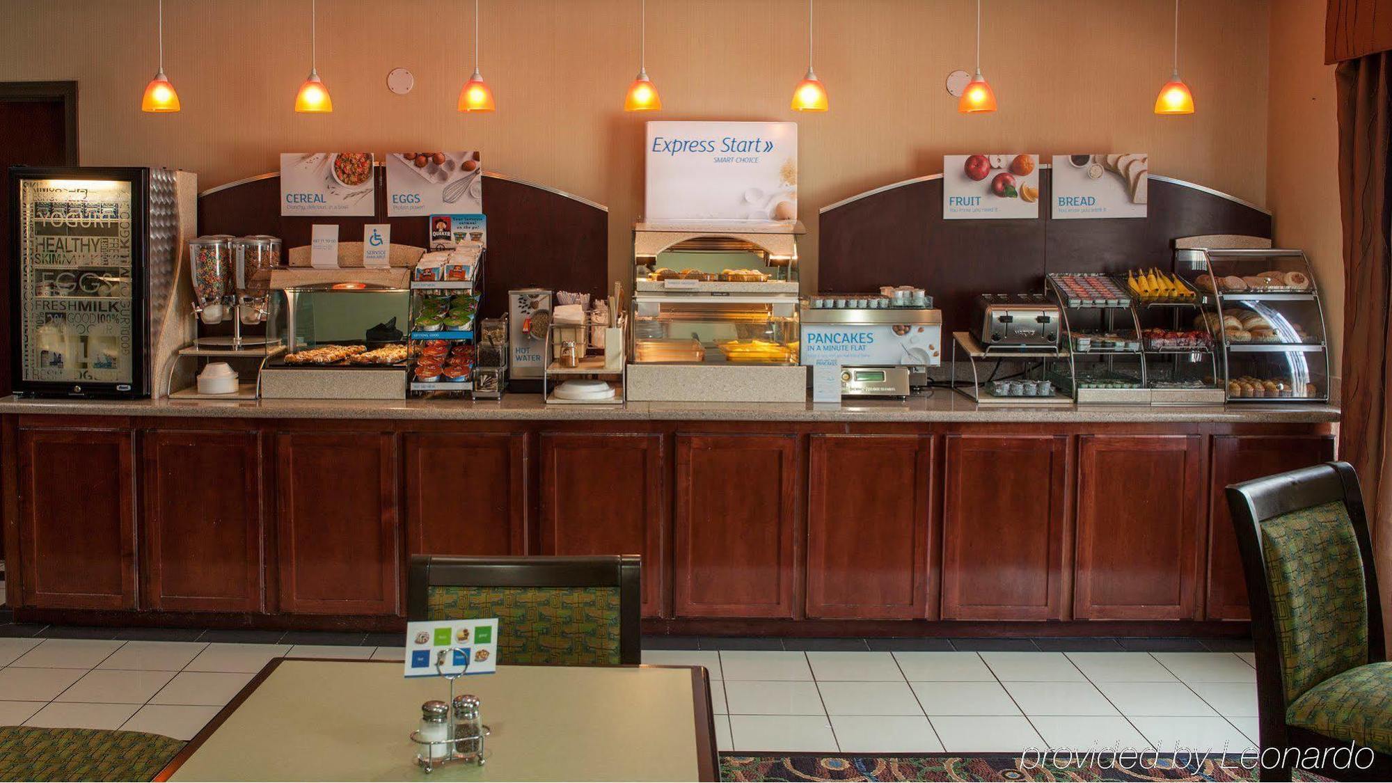 Holiday Inn Express Hotel & Suites Waller By Ihg Buitenkant foto