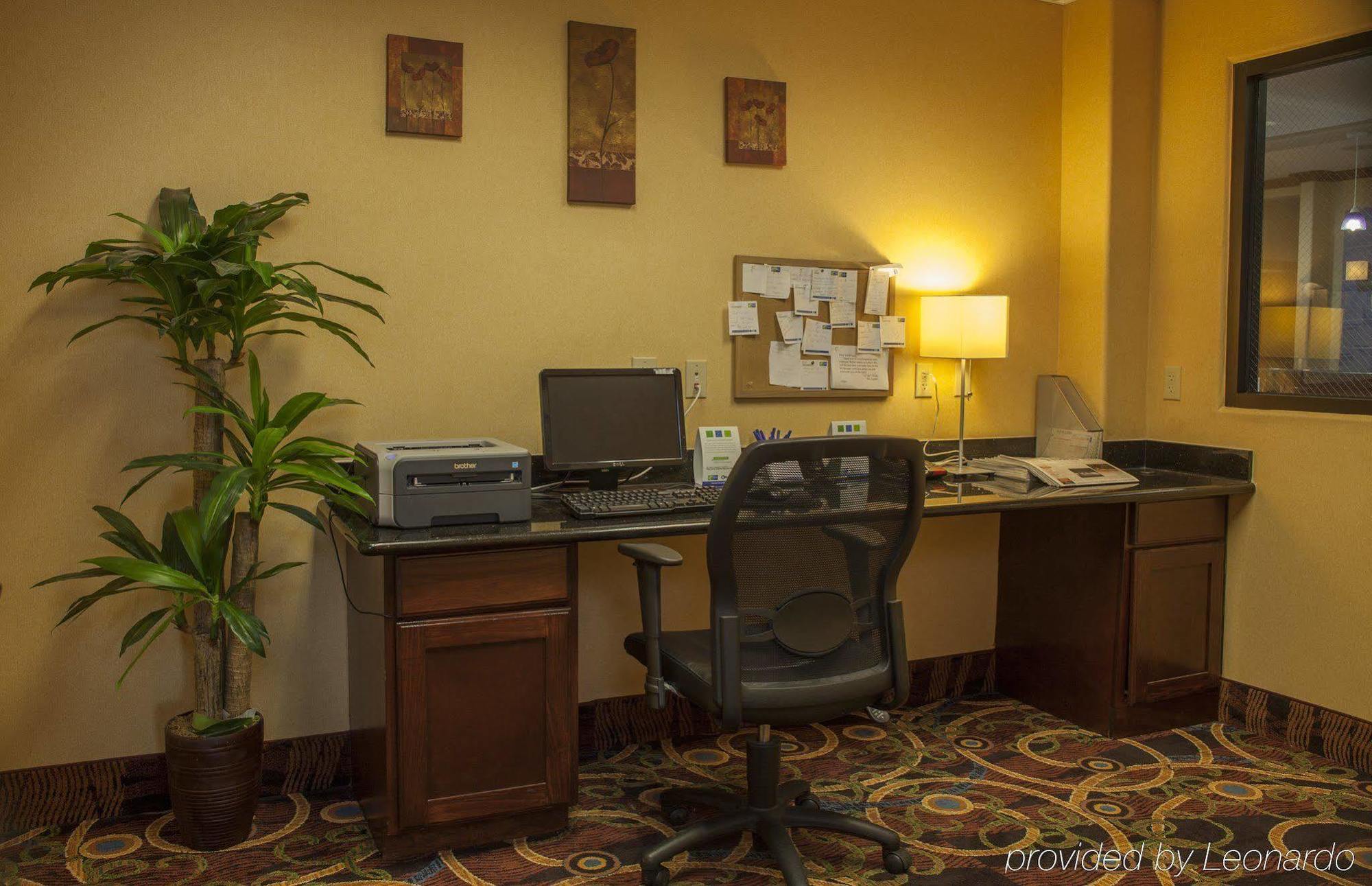 Holiday Inn Express Hotel & Suites Waller By Ihg Buitenkant foto