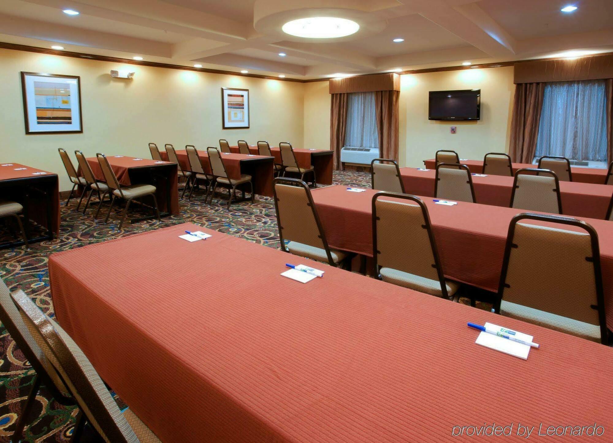 Holiday Inn Express Hotel & Suites Waller By Ihg Buitenkant foto